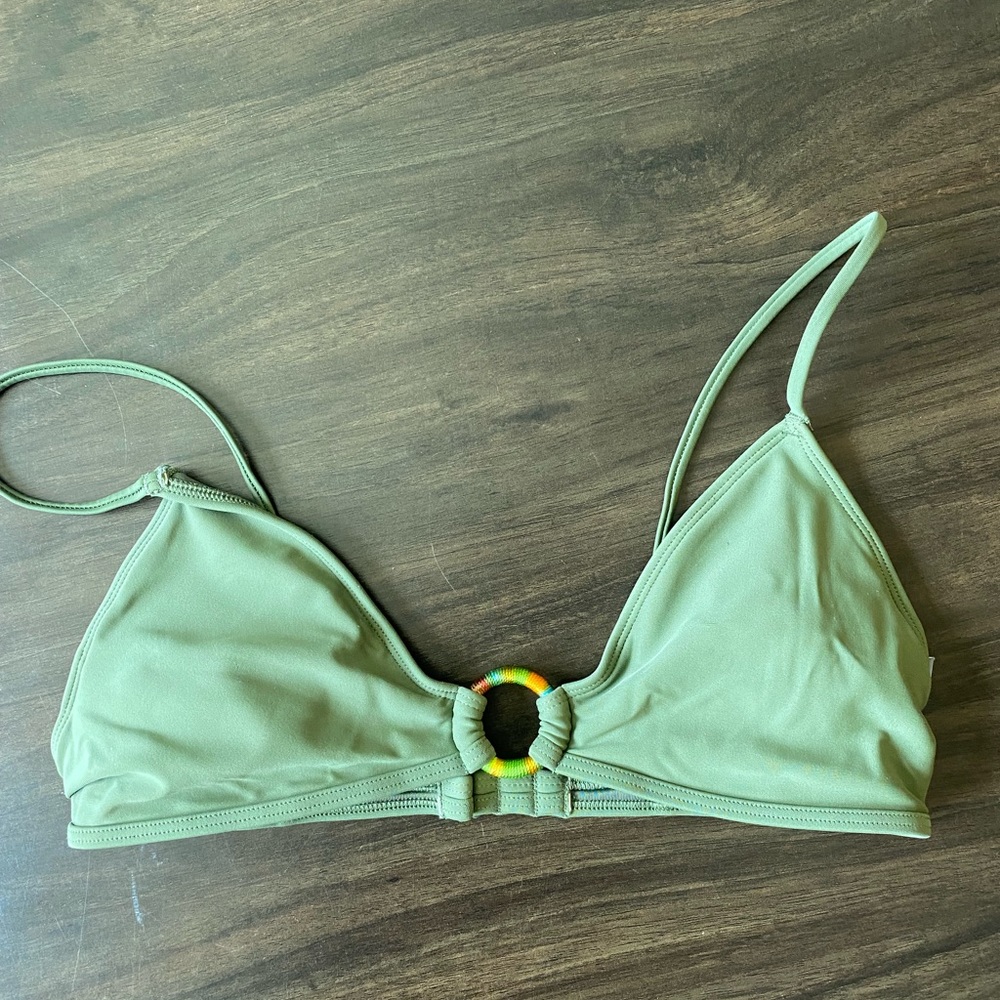 Very flattering swimsuit top